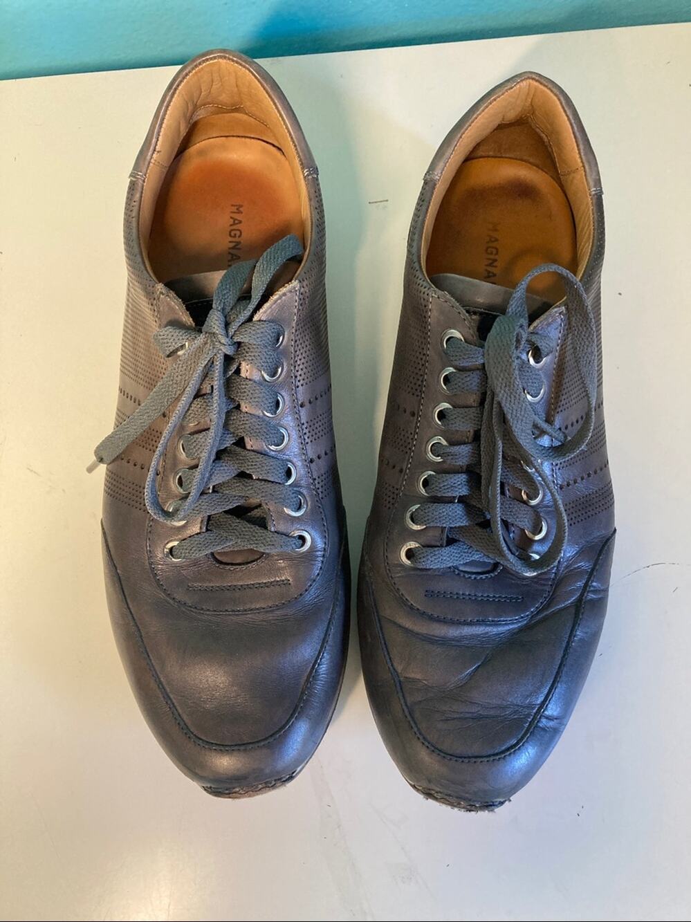Magnanni Mens Size 8.5 Leather Sneakers  Gray Lace Up Casual Shoes